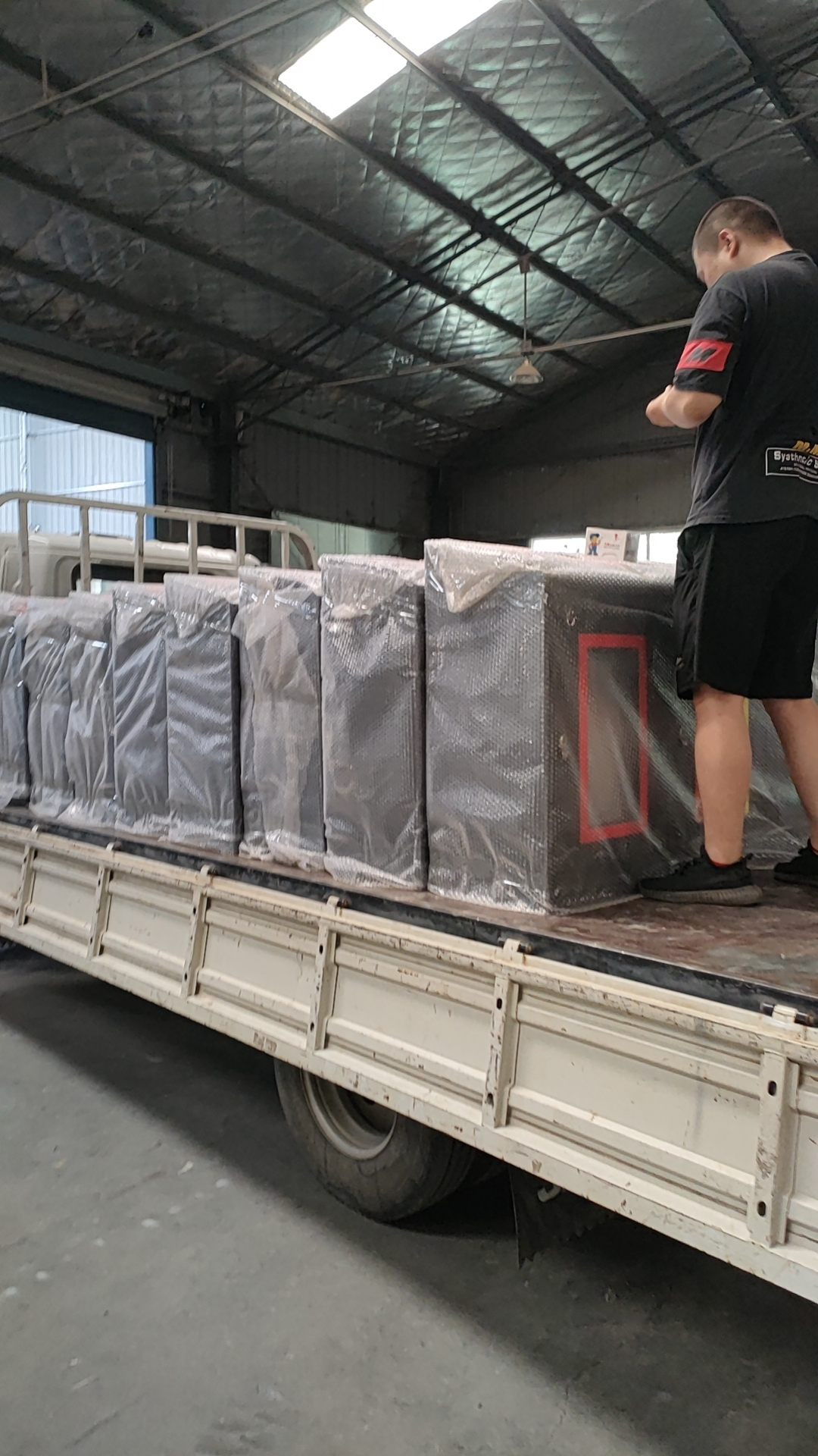 Customized trash can orders from Cambodian customers 10