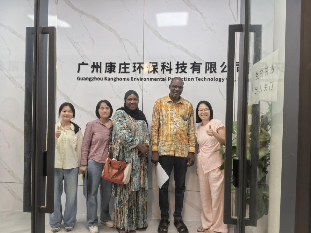 Crossing Language Barriers, Unveiling a New Chapter of Cooperation: Kanghome Cleaning's Warm Reception of Malian Customers