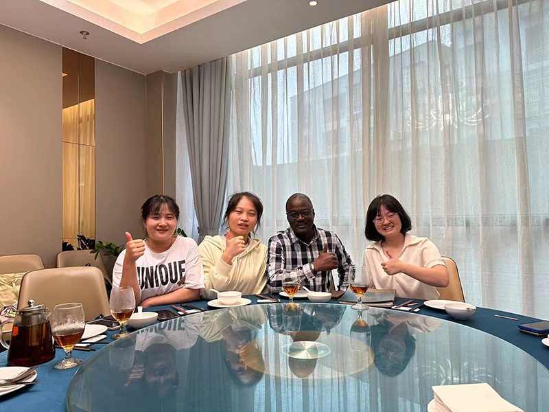 Warmly Welcome Customers From All Over The World To Visit Guangzhou Kanghome Sample Hall For Exchanges And Cooperation