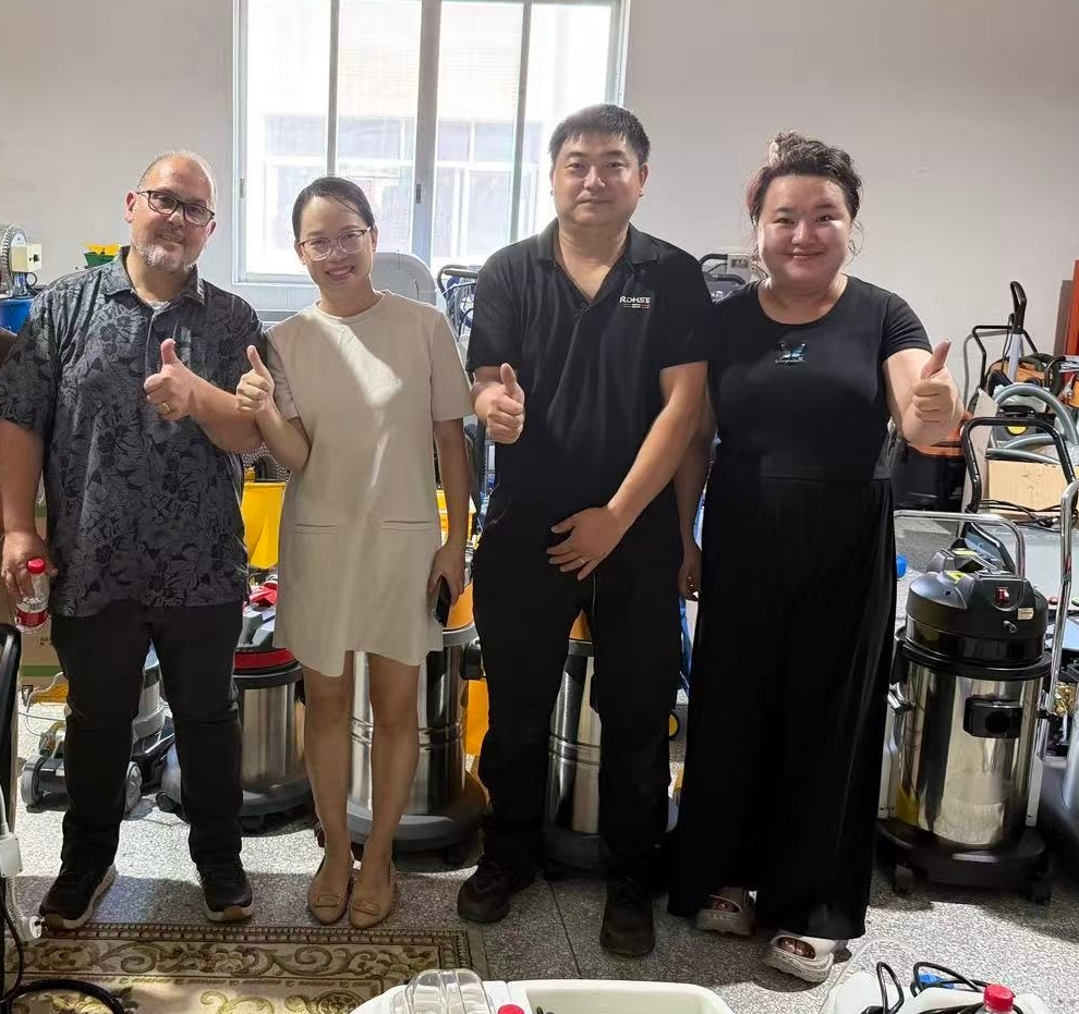 A Senior Canadian Cleaning Company Paid a Visit! Experienced the Commercial Equipment of Kanghome Cleaning in Depth