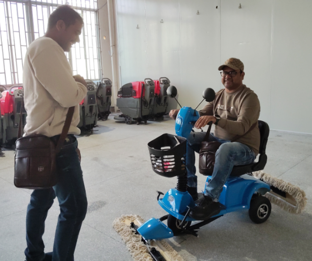 BLUESHINE India Senior Management Visits Kanghome Cleaning, Praises Products Highly